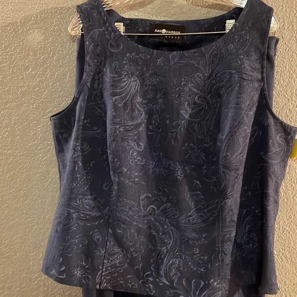 Sag harbor pantsuit - professional, stylish, yet still comfortable! - Picture 3 of 4